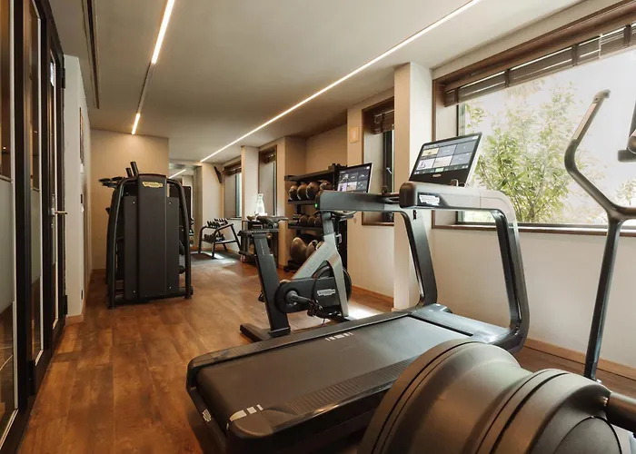 Отель Evolution Valbom