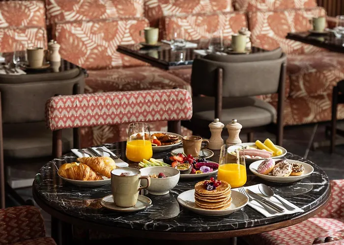 Отель Evolution Valbom Лиссабон